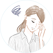 胸がドキドキしている女性